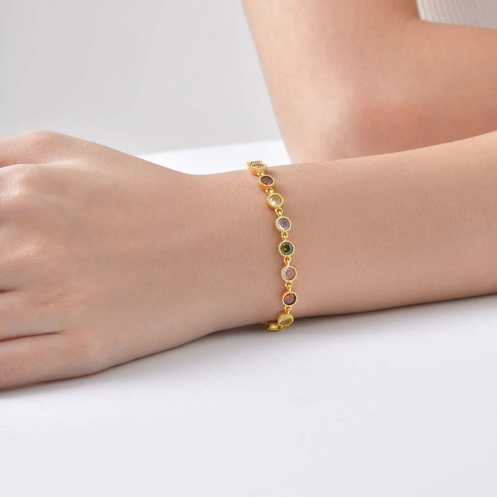 Leuchtendes Regenbogen-Charm-Armband